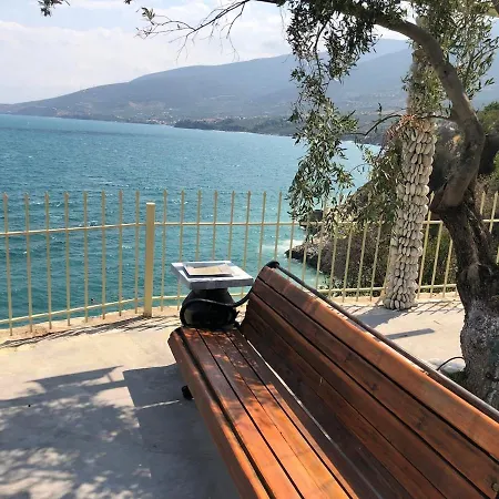 Дом отдыха The Cliff Retreat Private Beach-access - Sea View Киверион