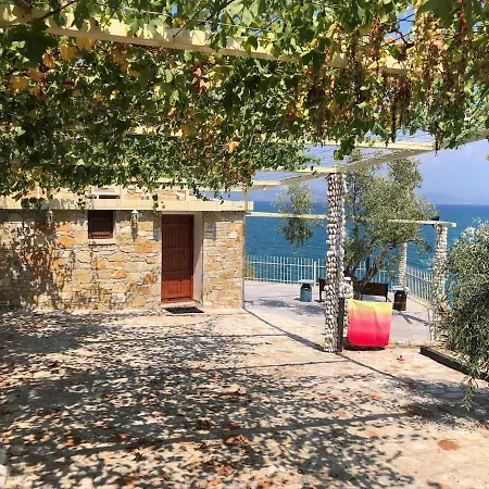 The Cliff Retreat Private Beach-access - Sea View