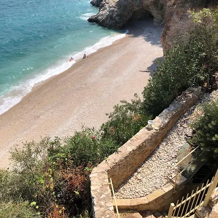 Дом отдыха The Cliff Retreat Private Beach-access - Sea View *