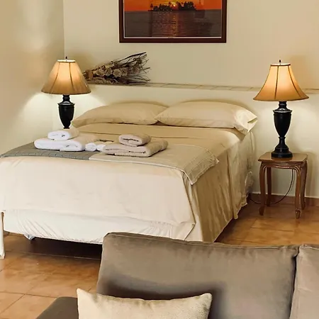 Дом отдыха The Cliff Retreat Private Beach-access - Sea View Киверион